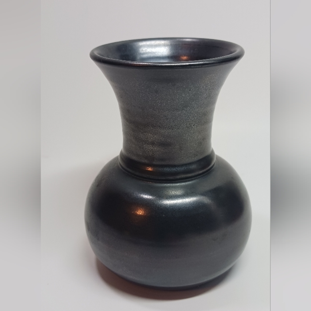 Prinknash Pottery Bud Vase Pewter Lustre Gun Metal England 4.2"